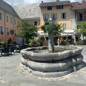 https://le-centre-ville-au-calme.hotels-rhonealpes.com