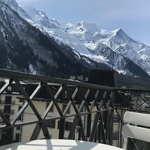 https://modern-flat-in-the-heart-of-chamonix.hotels-rhonealpes.com